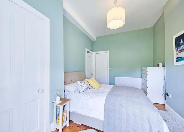 דירה 2-bedroom אדינבורו