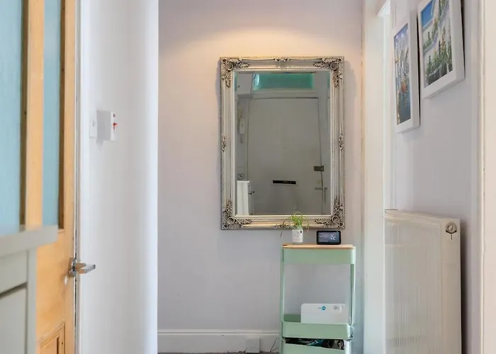 Charming Georgian - Steps To Tram & Centre Apartment Edinburgh