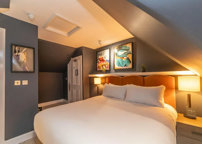 Отель The Scott 4*