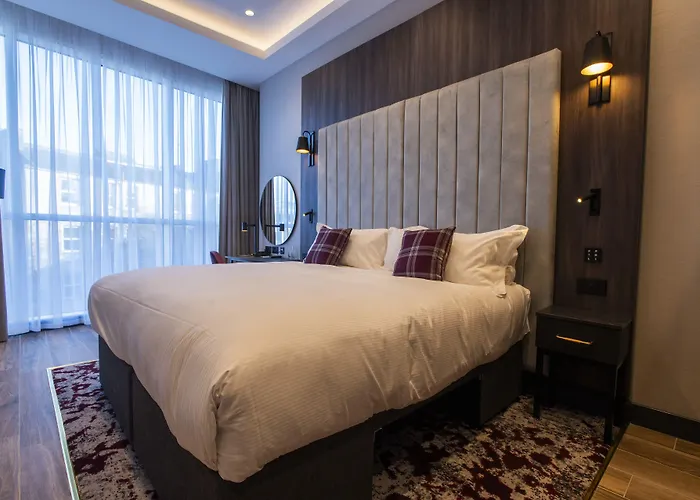 Tynecastle Park 4* Edinburgh