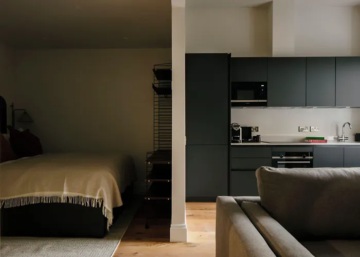 33 Castle Terrace 4*