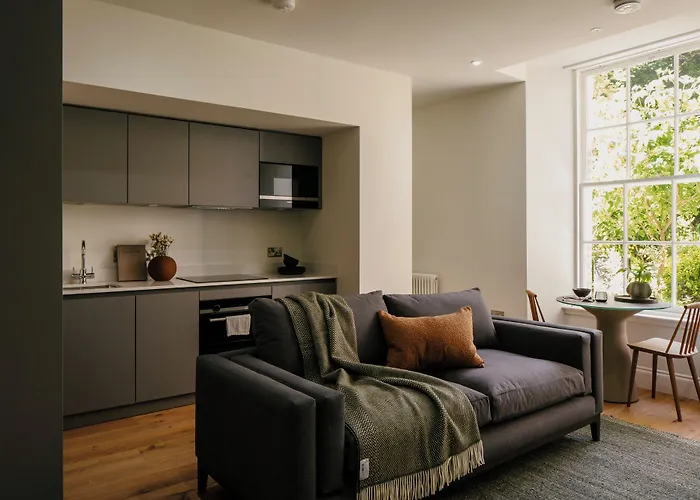 33 Castle Terrace Апарт-отель 4*