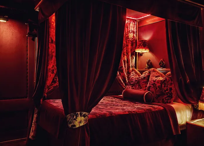 Hotel House Of Gods Royal Mile 4*