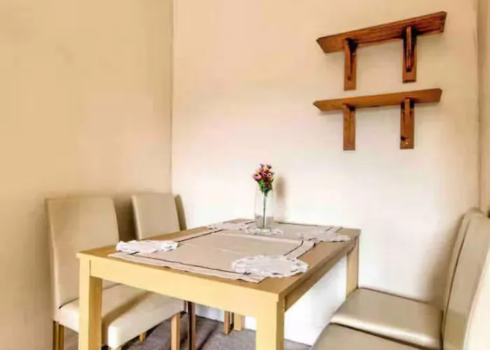 Homestay Cosy, Large Double In A Shared Flat