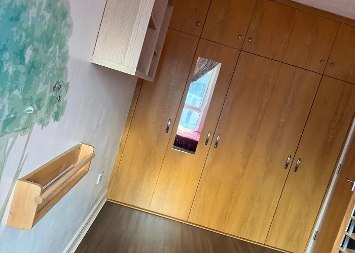 Charming With Electric Heating Free Wifi Edinburg