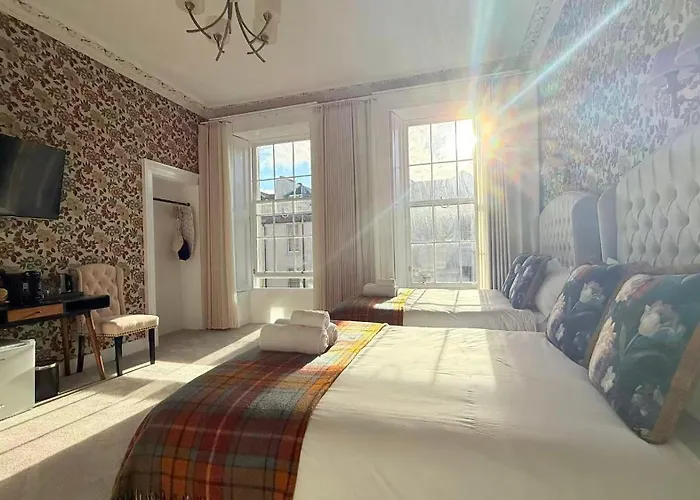 Armadillo Guest House- Adults Only