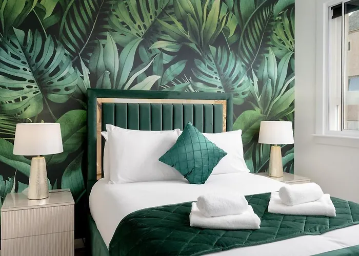 Two Double Bedroom On The Royal Mile