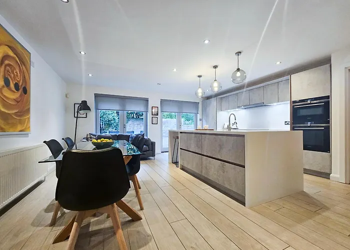 Chic 3-bedroom 2-storey House Near Centre With Free Parking * Εδιμβούργο