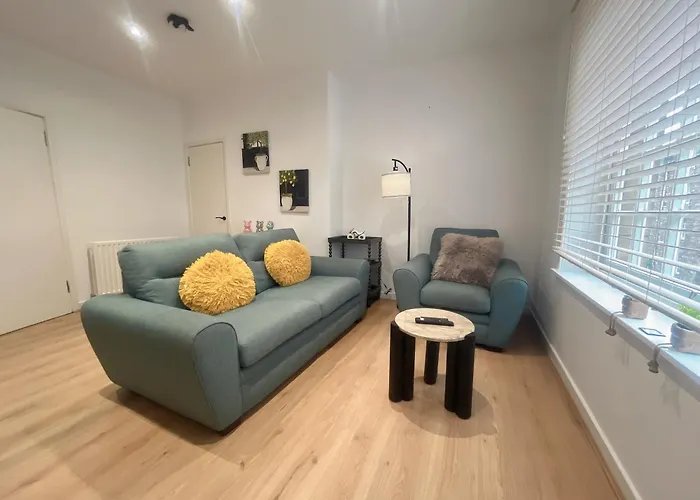 Two Cozy In A Residential Appartement *