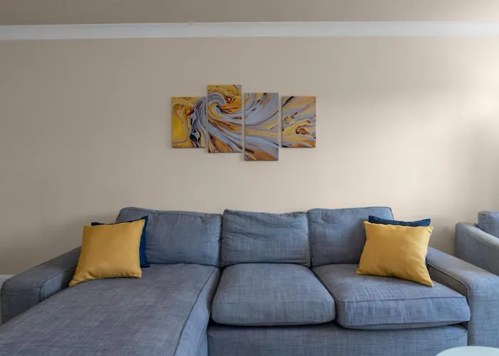 2 Bedroom In * אדינבורו