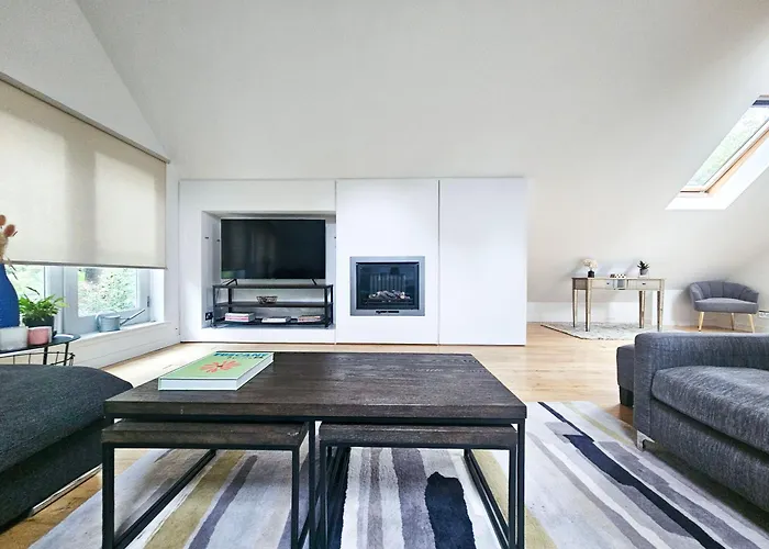 Chic 3-bedroom 2-storey House Near Centre With Free Parking Διαμέρισμα Εδιμβούργο