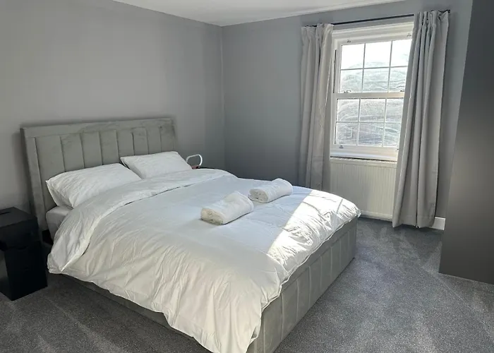 3 Bedroom Centre