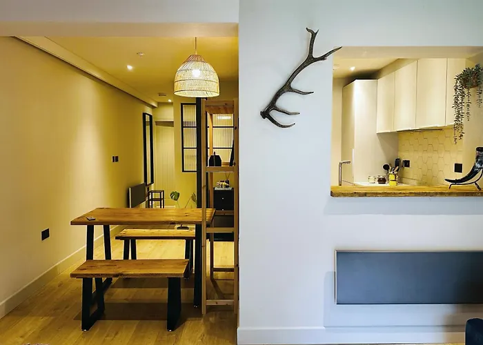 Apartamento Stylish Loft With Patio Near Royal Mile Fits 4 Edimburgo