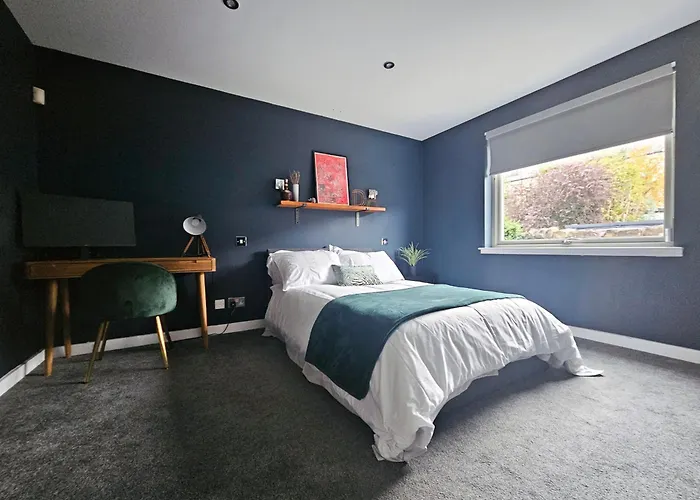 Διαμέρισμα Chic 3-bedroom 2-storey House Near Centre With Free Parking