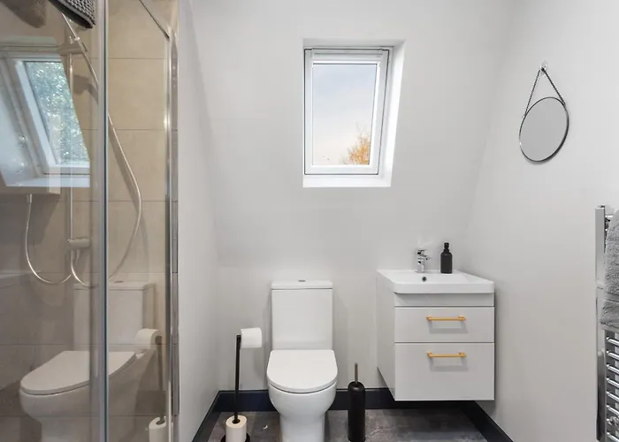 Large - Close To Centre, Murrayfield And Airport شقة