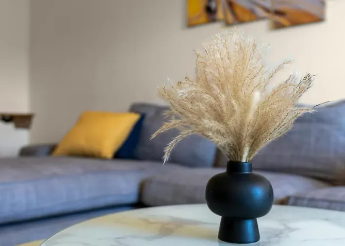 2 Bedroom In דירה אדינבורו