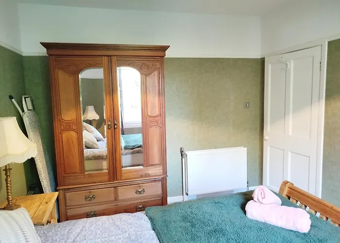 Lovely Place At Stenhouse Apartment