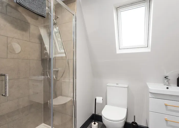 Large - Close To Centre, Murrayfield And Airport Edinburgh