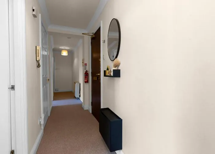 2 Bedroom In דירה *