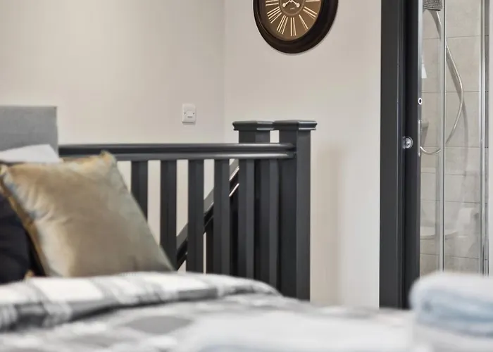 Large - Close To Centre, Murrayfield And Airport شقة