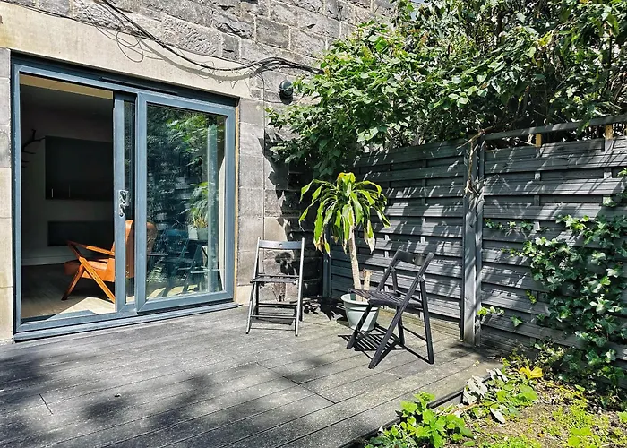 Stylish Loft With Patio Near Royal Mile Fits 4 Edimburgo