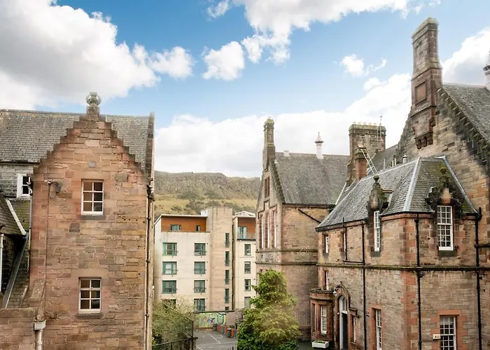 Апартаменты Two Double Bedroom On The Royal Mile