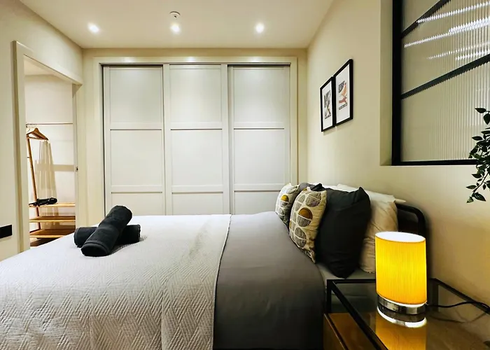 Stylish Loft With Patio Near Royal Mile Fits 4 * Edimburgo