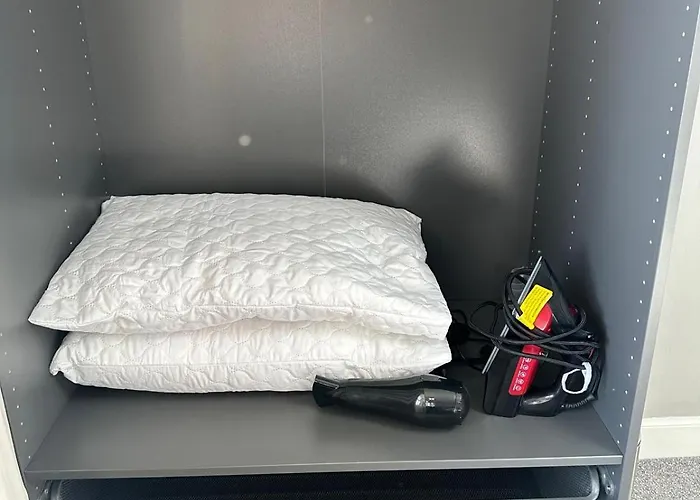 3 Bedroom Centre *
