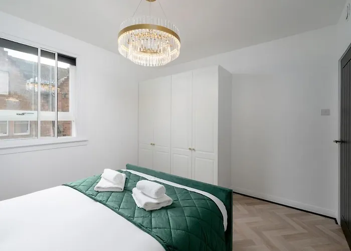 Апартаменты Two Double Bedroom On The Royal Mile