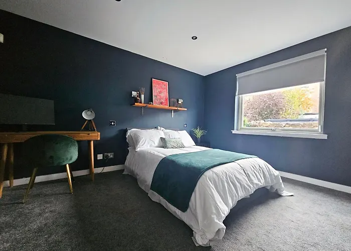 Διαμέρισμα Chic 3-bedroom 2-storey House Near Centre With Free Parking *