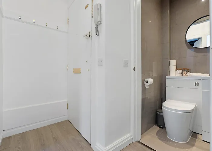 Stylish 1 Bed Centre דירה