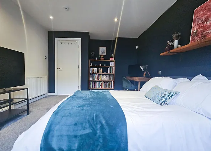 Chic 3-bedroom 2-storey House Near Centre With Free Parking Διαμέρισμα Εδιμβούργο