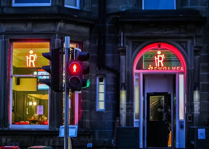 West End Hostel *
