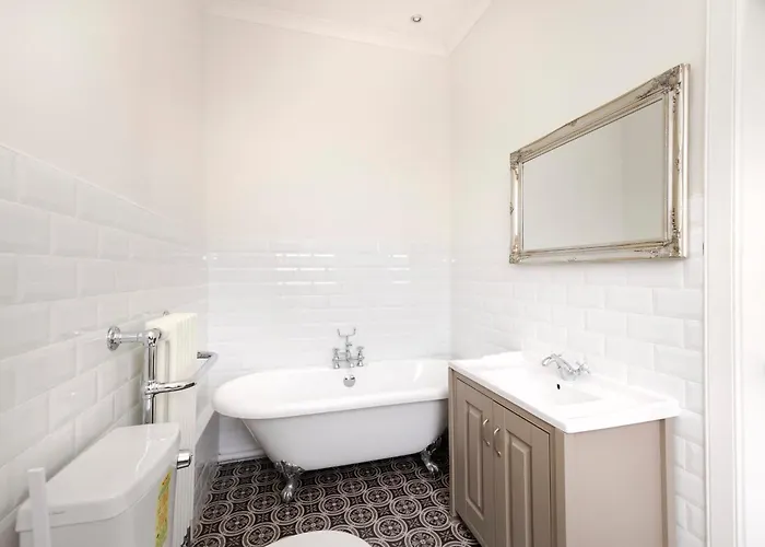 Chic And Stylish 2-bedroom Near Centre Lägenhet Edinburg