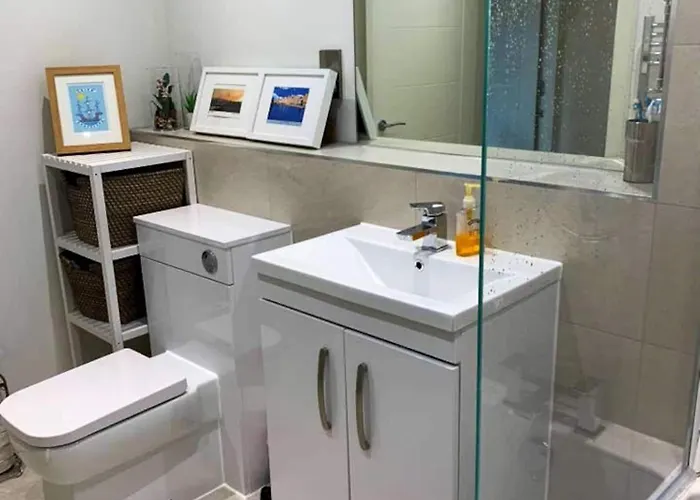 Modern Loft Style In Converted Church * Edimburgo