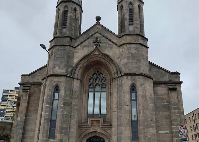 Modern Loft Style In Converted Church Hotel Edimburgo