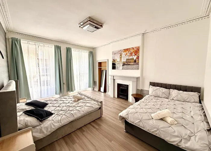 The Handy Hub Luxury Victorian - Fast Wifi & Lejlighed