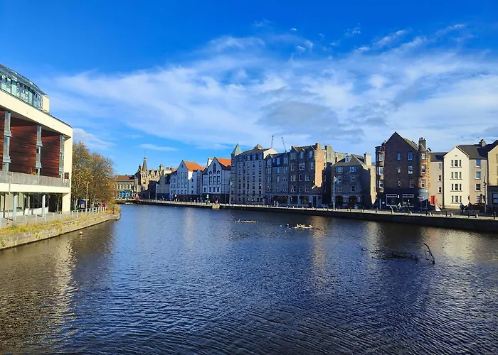 Unique 1 Bed House With Private Parking Apartment Edinburgh