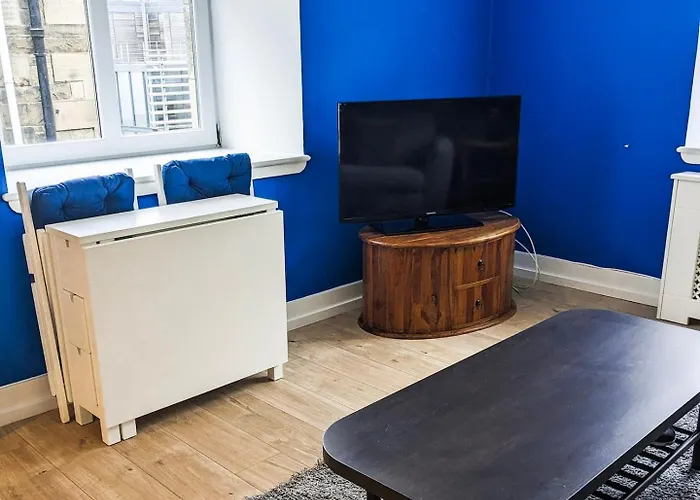 Cosy 2 Bedroom Apartment *