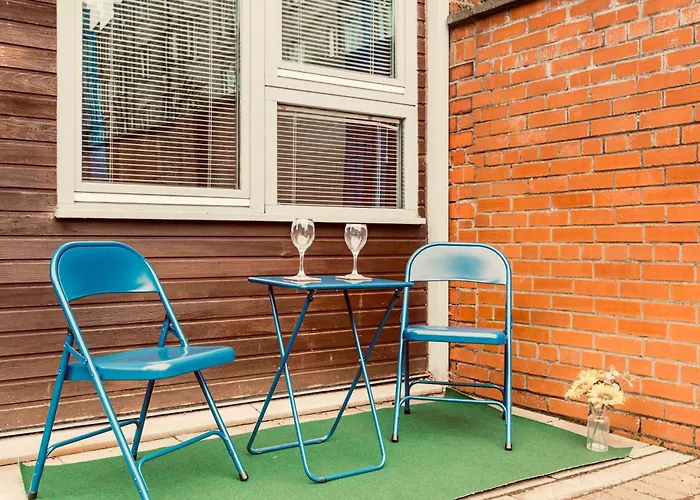 Unique 1 Bed House With Private Parking Apartment