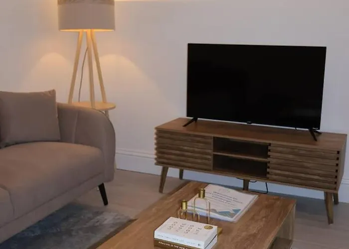 Elegant 3br At Haymarket Apartment Edinburgh