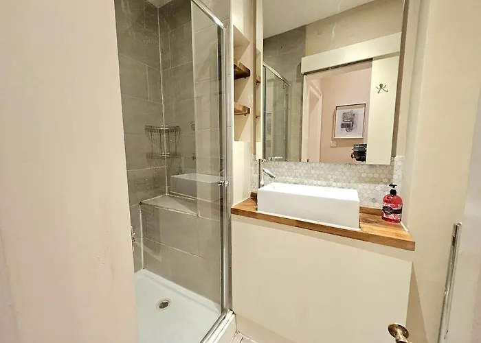 شقة 2 Bedroom Apt, 4 Beds, 3 Tv Near Fountain Park *