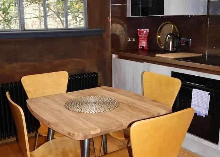 Stockbridge 1br With Parking דירה אדינבורו