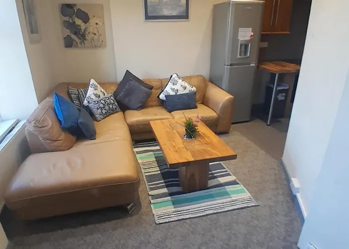 Charming 4 Bdrm Beside The Royal Mile