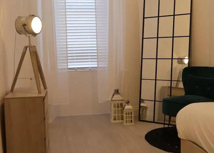 Elegant 3br At Haymarket Apartment Edinburgh