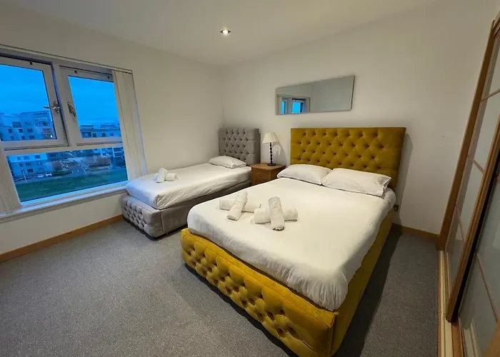 דירה Weston's Penthouse Sleep 10, 6 Beds Free Parking *