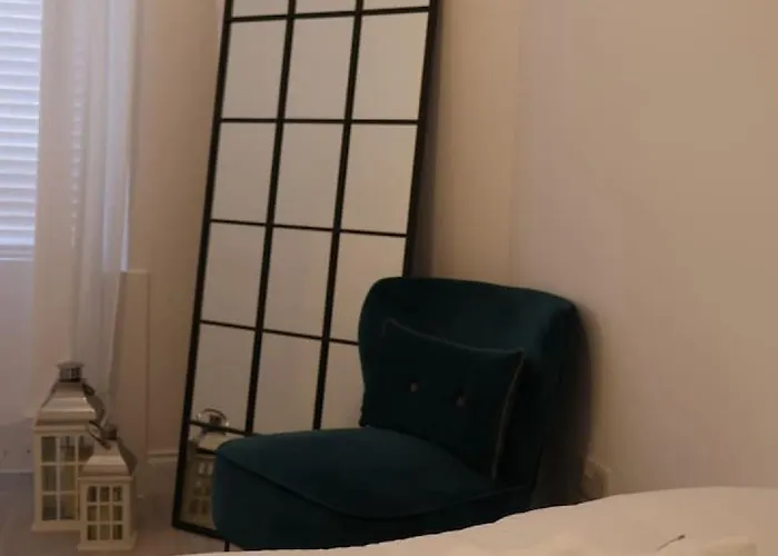 Elegant 3br At Haymarket Apartment *