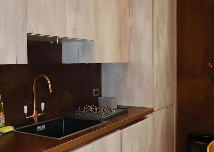 Stockbridge 1br With Parking *