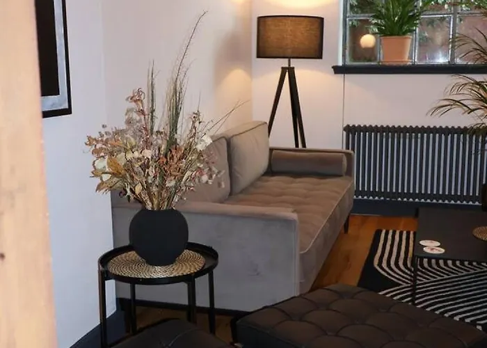 Stockbridge 1br With Parking *