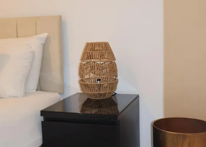 Elegant 3br At Haymarket Apartment